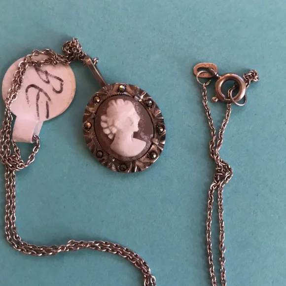 Vintage sterling silver marcasite cameo necklace - Picture 4 of 7